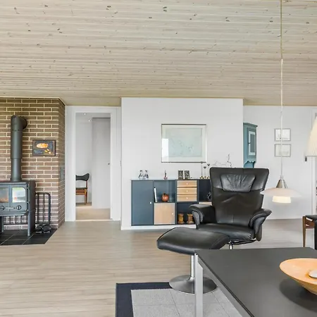 Semesterbostad Awesome In With Kitchen Roslev